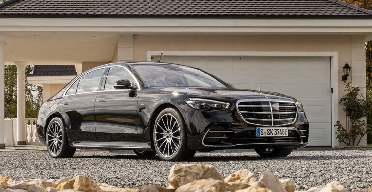 New Mercedes-Benz S589 e 4Matic