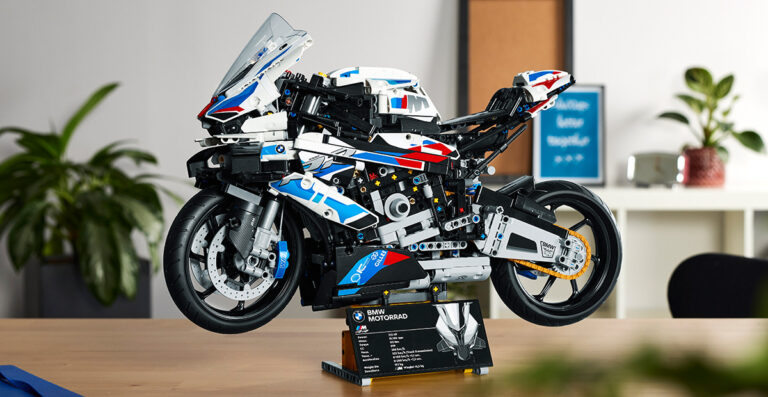 New LEGO Technic BMW M 1000 RR