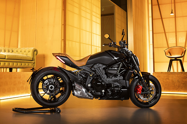 Ducati XDiavel x Poltrona Frau