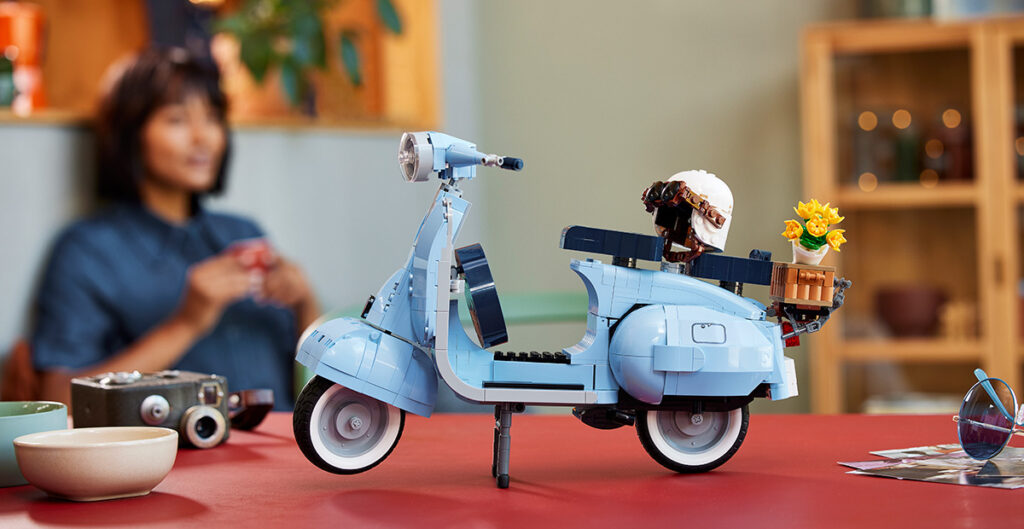 LEGO Vespa 125 Model