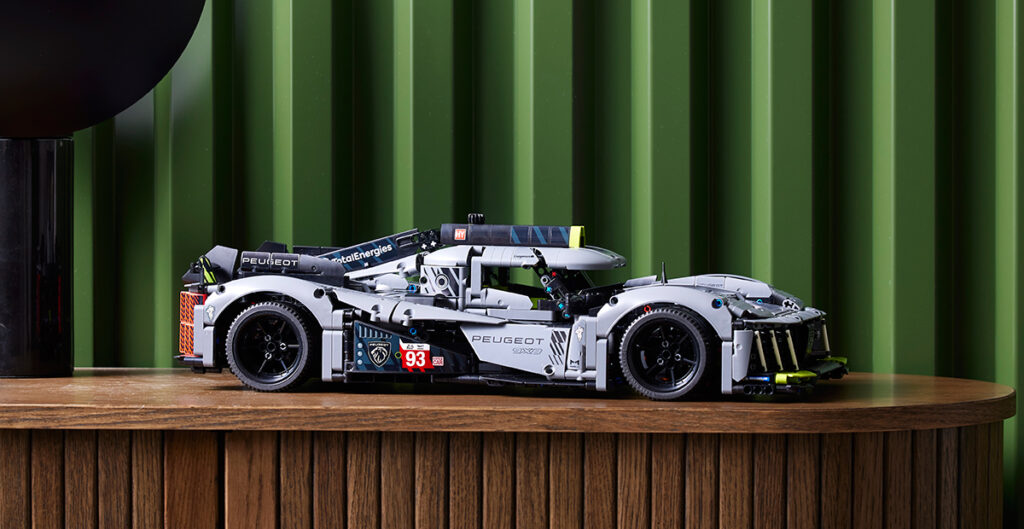 LEGO Technic Peugeot 9X8 24H Le Mans Hybrid Htpercar