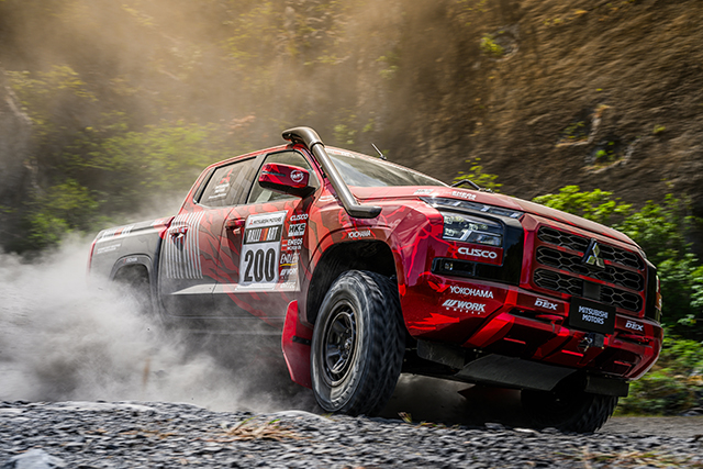 Mitsubishi Triton Rally Car