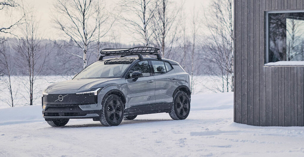 New Volvo EX30 Cross Country